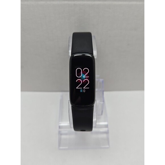 Fitbit Luxe Fitness Tracker FB422 Heart Rate Sleep SpO2 Waterproof Bluetooth GPS - Picture 1 of 11